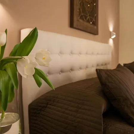 4 & Hotel 4*